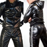 Street Fashion Kontrastfärg PU tvådelat set i konstläder för män med dragkedja - jacka och byxor