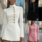 Kostymklänning med ståkrage – slim fit i enfärgad design med enkelknäppning