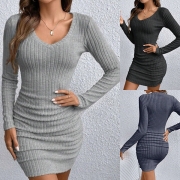 Ribbad V-ringad långärmad bodyconklänning i enfärgad modern design