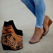 Fashion Wedge Heel Round Toe Shoes