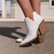 Mode booties med spetsig tå och höga klackar