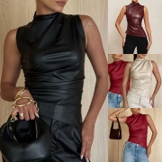 Slim-fit ärmlös väst med oregelbunden nederkant och rund hals