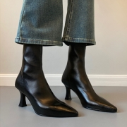 Eleganta stretch-stövletter med spetsig tå