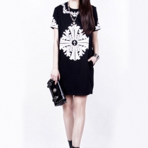 Vintage Cross Print Short Sleeve Black Shift Dress 
