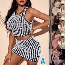 Tvådelad sexig set med crop top och minikjol
