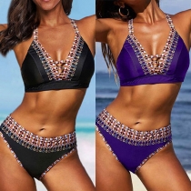 Bikini-set i retrostil med blommönster och halterneck