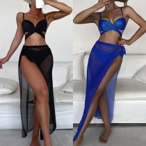 Fashion Bling-bling Tredelad bikiniset består av korskryssad bikiniöverdel, bikiniunderdel med hög midja och slitsad badkjol