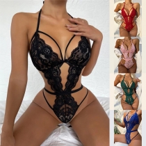 Sexigt spetsutskuret halterneck underklädesbodysuit