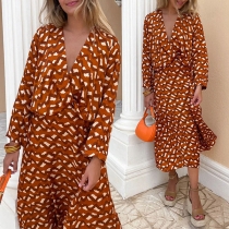 Fashion Contrast Color Printed Two-piece Set Consist of V-neck Shirt and Skirt