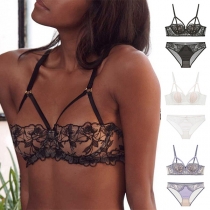 Sexigt blommigt broderi och utskuren tvådelat underkläderset