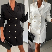 Elegant dubbelknäppt långärmad siddräktklänning med dragsko och enfärgad notch lapel.