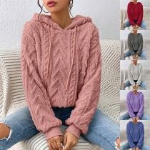 Dragsko med luva och långärmad plyschskjorta för kvinnor - Mode i enfärgad design