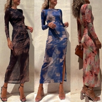 Sexig tie-dye långärmad klänning med rund hals och slits