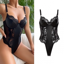 Sexig spetsig halvgenomskinlig gasväv med konstläder PU-underkläderbody