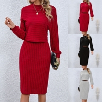 Mode enfärgad ribbad tvådelad set med mock-neck-tröja och pennkjol