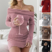 Sexig enfärgad off-shoulder långärmad plysch Bodycon-klänning