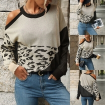 Street Fashion Leopardmönstrad Kontrastfärgad Rundhalsad Tröja med Öppna Axlar