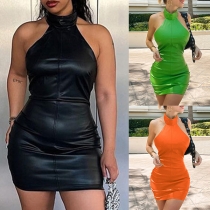Mode enfärgad Halterneck Rygglös konstläder Bodycon Klänning