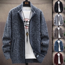 Mode: Långärmad stickad cardigan för män med plyschfodrad stativkrage