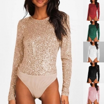 Sexiga paljetter med rund hals och långärmad, draperad rygglös body