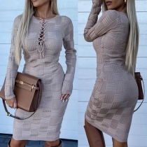 Modekläder: Långärmad ribbad bodyconklänning med rund hals