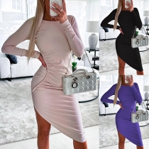 Mode Klänning med Enfärgad Rundhals, Långa ärmar, Ruched Detaljer och Oregelbunden Hemlinje