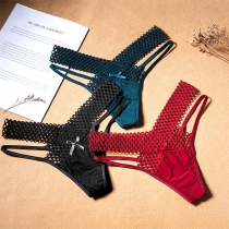 Sexiga trosor med enfärgade Bowknot och utsmyckade små hål