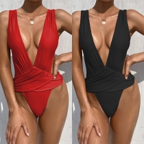 Sexig monokini med djup V-ringning och rygglöst design
