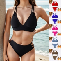 Sexig tvådelad bikiniset med enfärgad utskärning