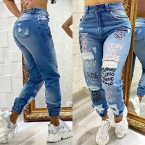 Street Mode Distressed Letter Tryckt jeansbyxor för kvinnor