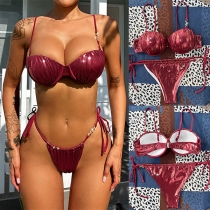 Sexigt ljusfärgat rynkat självknut bikiniset
