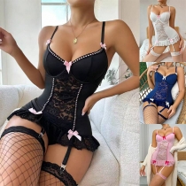 Sexig body i kontrastfärg med bowknot, paljetter och spetsdetaljer