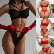 Sexigt tvådelat underklädersset med cutout med meshnät framtill