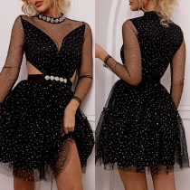 Sexig Rhinestone Halvgenomgående Gaze Skarvad Mock Neck Långärmad Tutu-klänning med sidutskärning.