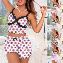 Sexigt spetsat tvådelat Loungewear-pyjamasset med tryckband.