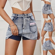Patch-fickor i gammaltvättade jeanskort