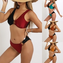Sexigt bikinisätt med kontrastfärg och O-ring