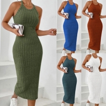 Mode: Enfärgad Halterneck Ärmlös Ribbad Bodycon Klänning
