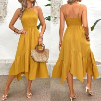 Mode Halter Neck Smocked Bodice Rygglös oregelbunden volang Klänning.