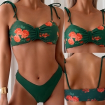Sexigt blommigt tryckt bikiniset med självknutande detaljer
