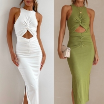 Sexig ärmlös bodycon-klänning med rund hals och utskuren framsida och sidoslits