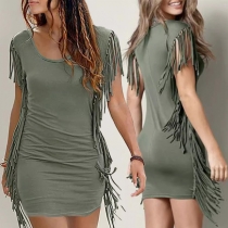 Enfärgad ärmlös bodycon-klänning med tofs och rund hals