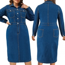 Långärmad jeansklänning med modestativ krage och knäppning framtill