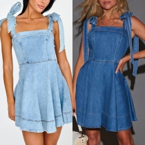Modern fyrkantig hals Självknytande axelrem Vintage tvättad denimklänning