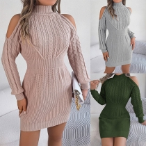 Moderiktig polotröja, långärmad, öppen axel, kabelstickad bodycon klänning