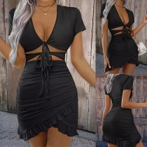 Sexig V-ringad kortärmad förklädesklänning med oregelbunden framskärning i Bodycon-stil