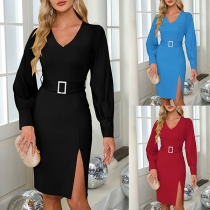 Elegant enfärgad V-ringad långärmad bodycon klänning med bälte och slits