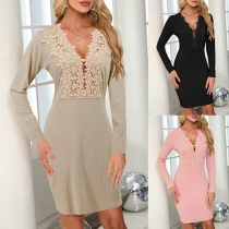 Blommig spetsinsydd bodycon klänning med lång ärm och V-ringning