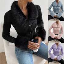 Kort ribbstickad cardigan med plyschkrage och lång ärm, framtill dragkedja