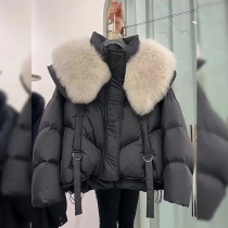Långärmad jacka med quiltad design och konstpälsad krage